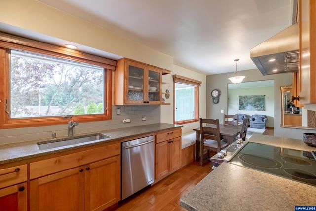 2866 Talbot Rd S, Jefferson, OR 97352