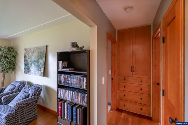 2866 Talbot Rd S, Jefferson, OR 97352