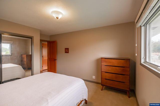 2866 Talbot Rd S, Jefferson, OR 97352