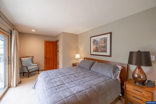 2866 Talbot Rd S, Jefferson, OR 97352