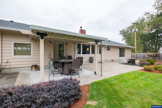 2866 Talbot Rd S, Jefferson, OR 97352