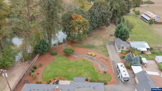 2866 Talbot Rd S, Jefferson, OR 97352