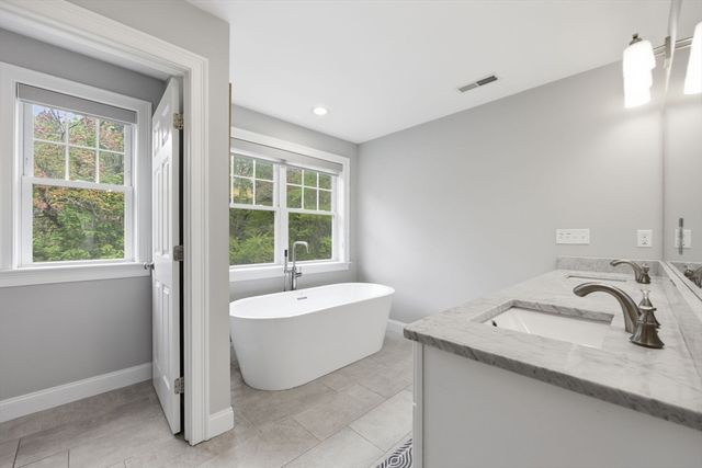 39 Summit Pointe Drive, Holliston, MA 01746