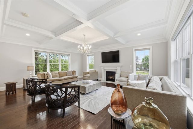 39 Summit Pointe Drive, Holliston, MA 01746