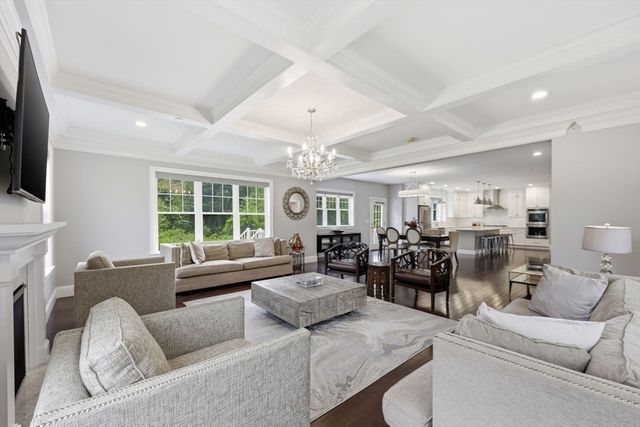 39 Summit Pointe Drive, Holliston, MA 01746