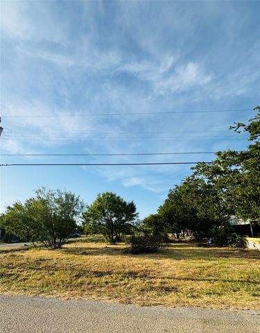 917 SE 13th Avenue, Mineral Wells, TX 76067