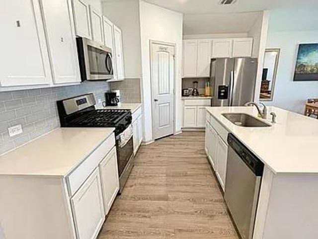 116 Sweetwater Creek LN, Hutto, TX 78634