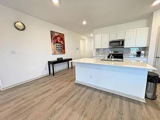 116 Sweetwater Creek LN, Hutto, TX 78634