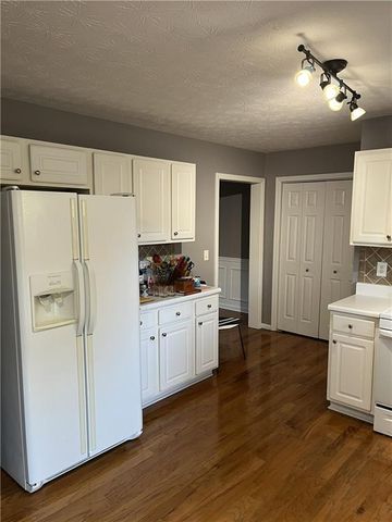 1105 Amhearst Oaks Drive, Lawrenceville, GA 30043