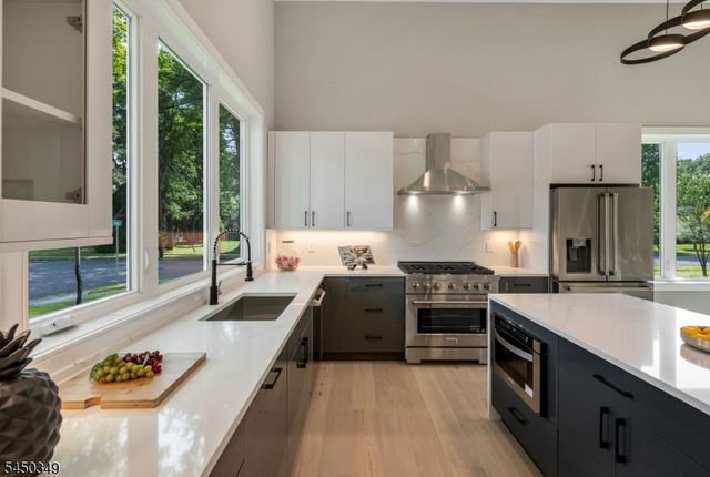 62 Asmus Rd, Closter Boro, NJ 07624