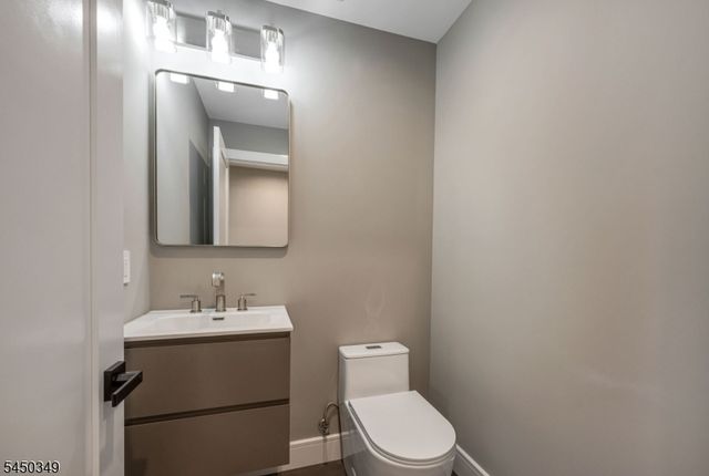 62 Asmus Rd, Closter Boro, NJ 07624