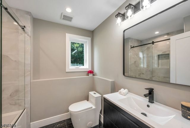 62 Asmus Rd, Closter Boro, NJ 07624