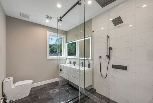 62 Asmus Rd, Closter Boro, NJ 07624
