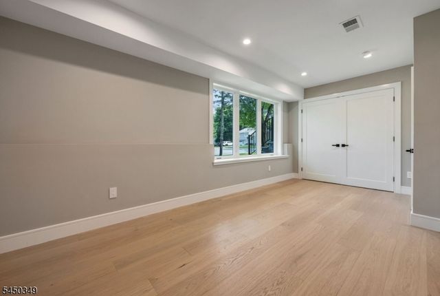62 Asmus Rd, Closter Boro, NJ 07624