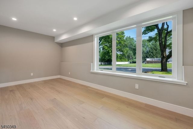 62 Asmus Rd, Closter Boro, NJ 07624
