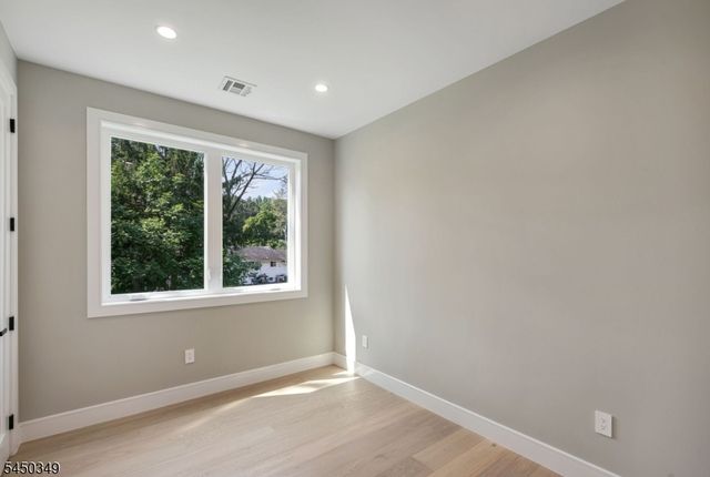62 Asmus Rd, Closter Boro, NJ 07624