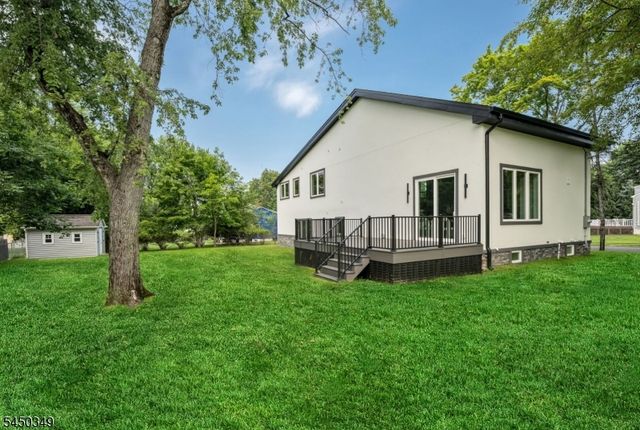 62 Asmus Rd, Closter Boro, NJ 07624