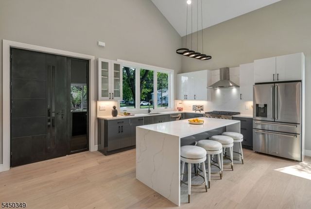 62 Asmus Rd, Closter Boro, NJ 07624