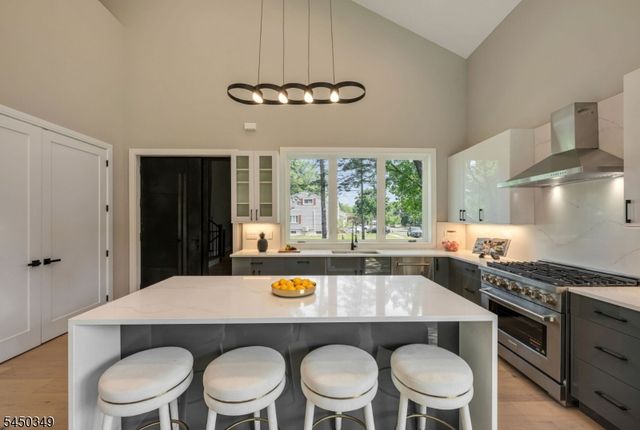 62 Asmus Rd, Closter Boro, NJ 07624