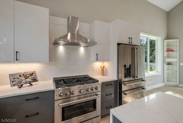 62 Asmus Rd, Closter Boro, NJ 07624