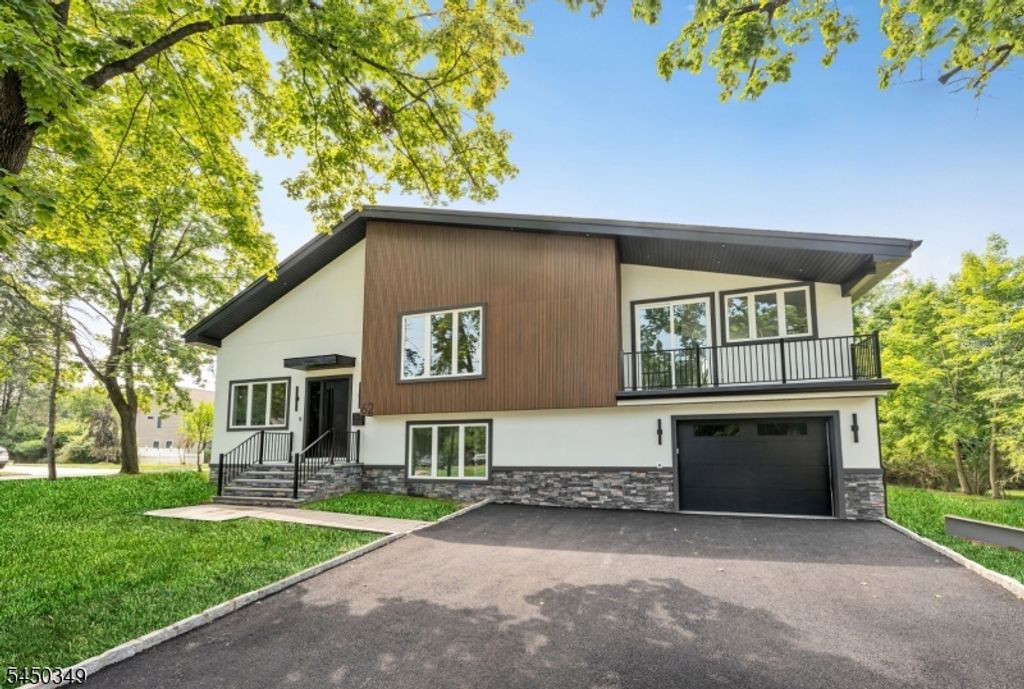 62 Asmus Rd, Closter Boro, NJ 07624
