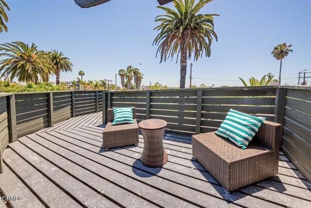 5357 S Victoria Avenue, Los Angeles, CA 90043