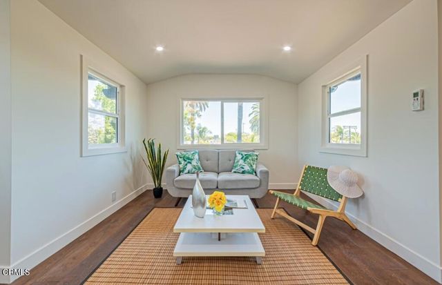 5357 S Victoria Avenue, Los Angeles, CA 90043