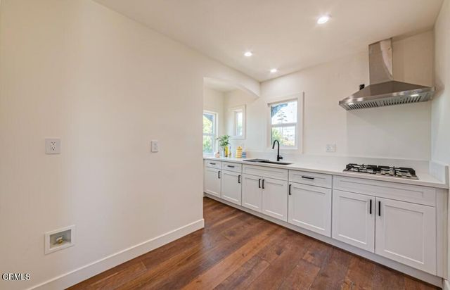 5357 S Victoria Avenue, Los Angeles, CA 90043