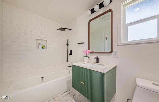 5357 S Victoria Avenue, Los Angeles, CA 90043