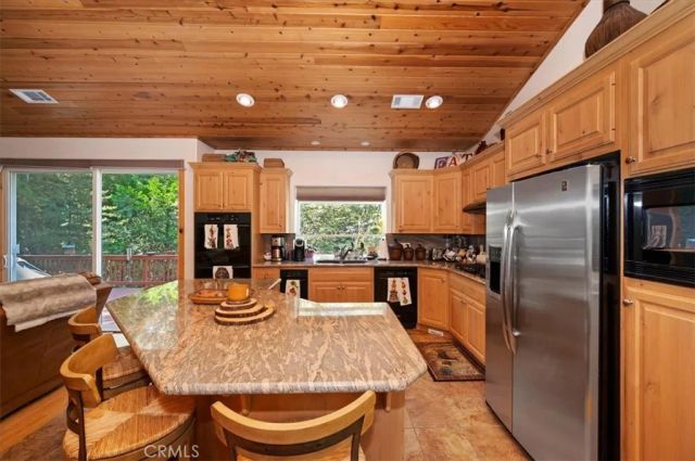161 Grizzly, Lake Arrowhead, CA 92317