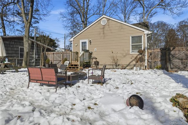 36 Woodlawn Avenue, Selden, NY 11784