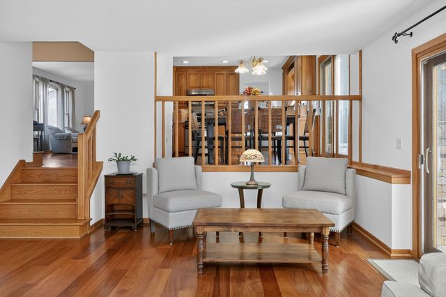 2340 Appleby Drive, Wheaton, IL 60189