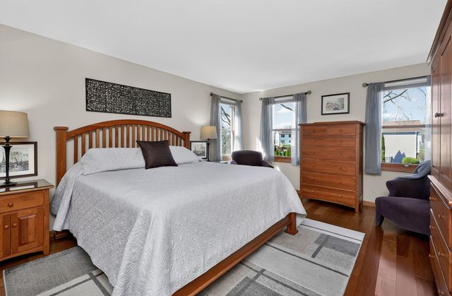 2340 Appleby Drive, Wheaton, IL 60189