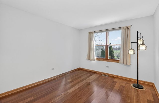 2340 Appleby Drive, Wheaton, IL 60189