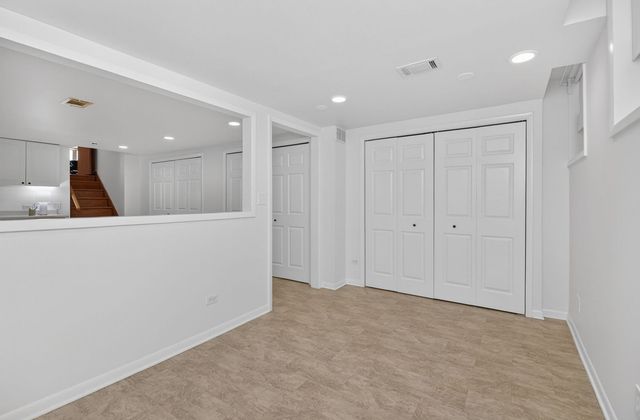 2340 Appleby Drive, Wheaton, IL 60189