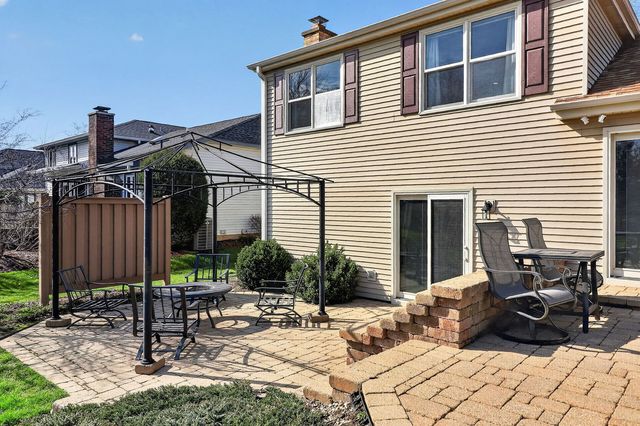 2340 Appleby Drive, Wheaton, IL 60189