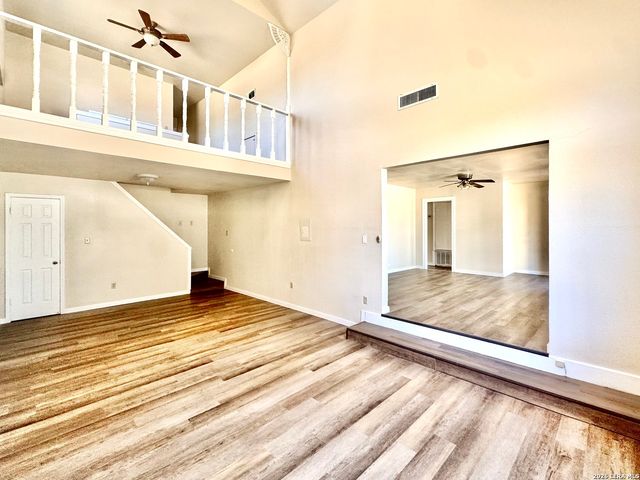 19524 S Benton, Lytle, TX 78052