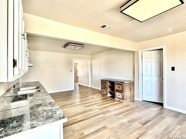 19524 S Benton, Lytle, TX 78052