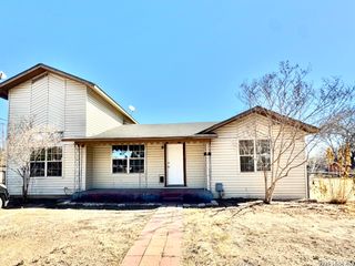 19524 S Benton, Lytle, TX 78052