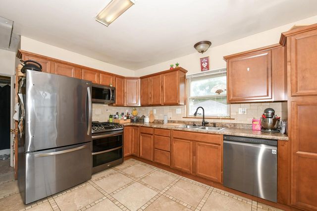 4709 19th AVENUE, Kenosha, WI 53140