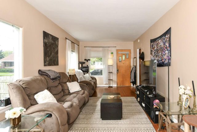 4709 19th AVENUE, Kenosha, WI 53140