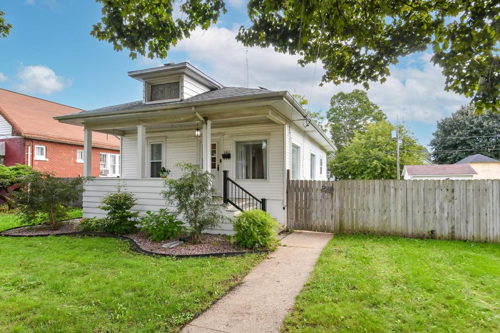 4709 19th AVENUE, Kenosha, WI 53140