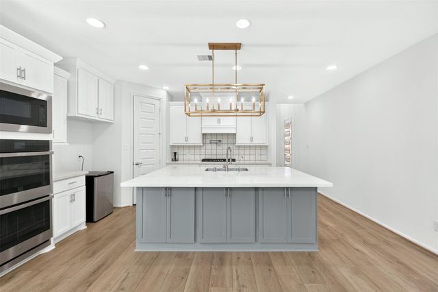 1402 Hudgins Pass, Richmond, TX 77469
