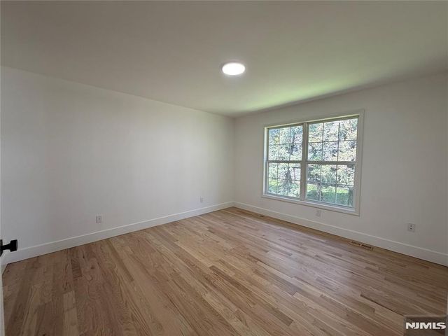 330 Winthrop Drive 330, Nutley, NJ 07110