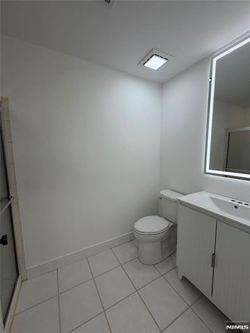 330 Winthrop Drive 330, Nutley, NJ 07110