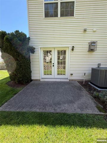 330 Winthrop Drive 330, Nutley, NJ 07110