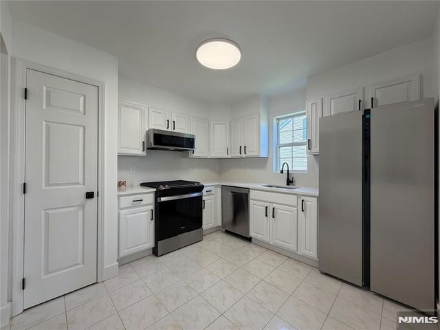 330 Winthrop Drive 330, Nutley, NJ 07110