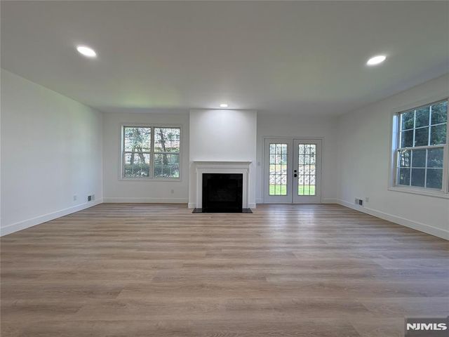 330 Winthrop Drive 330, Nutley, NJ 07110