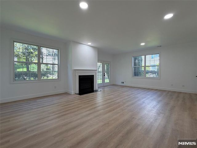 330 Winthrop Drive 330, Nutley, NJ 07110
