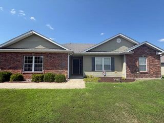 2301 BARNETT DR, Columbia, MO 65202
